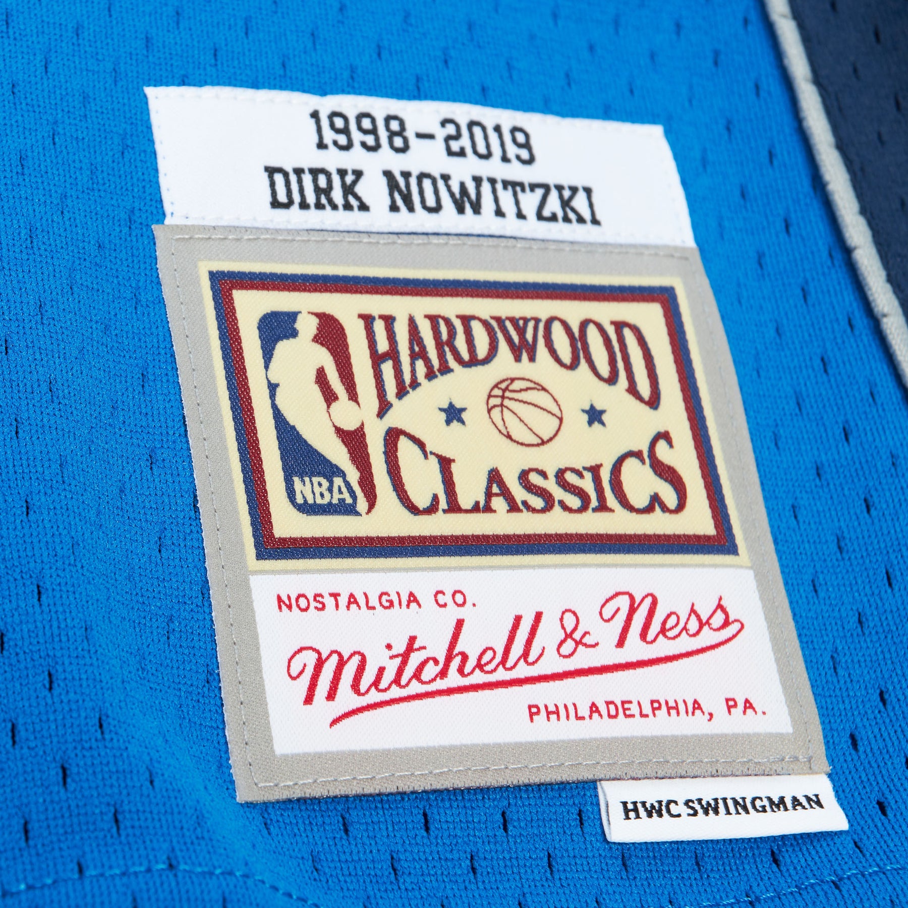 Dirk Nowitzki Dallas Mavericks Mitchell and Ness signature retro