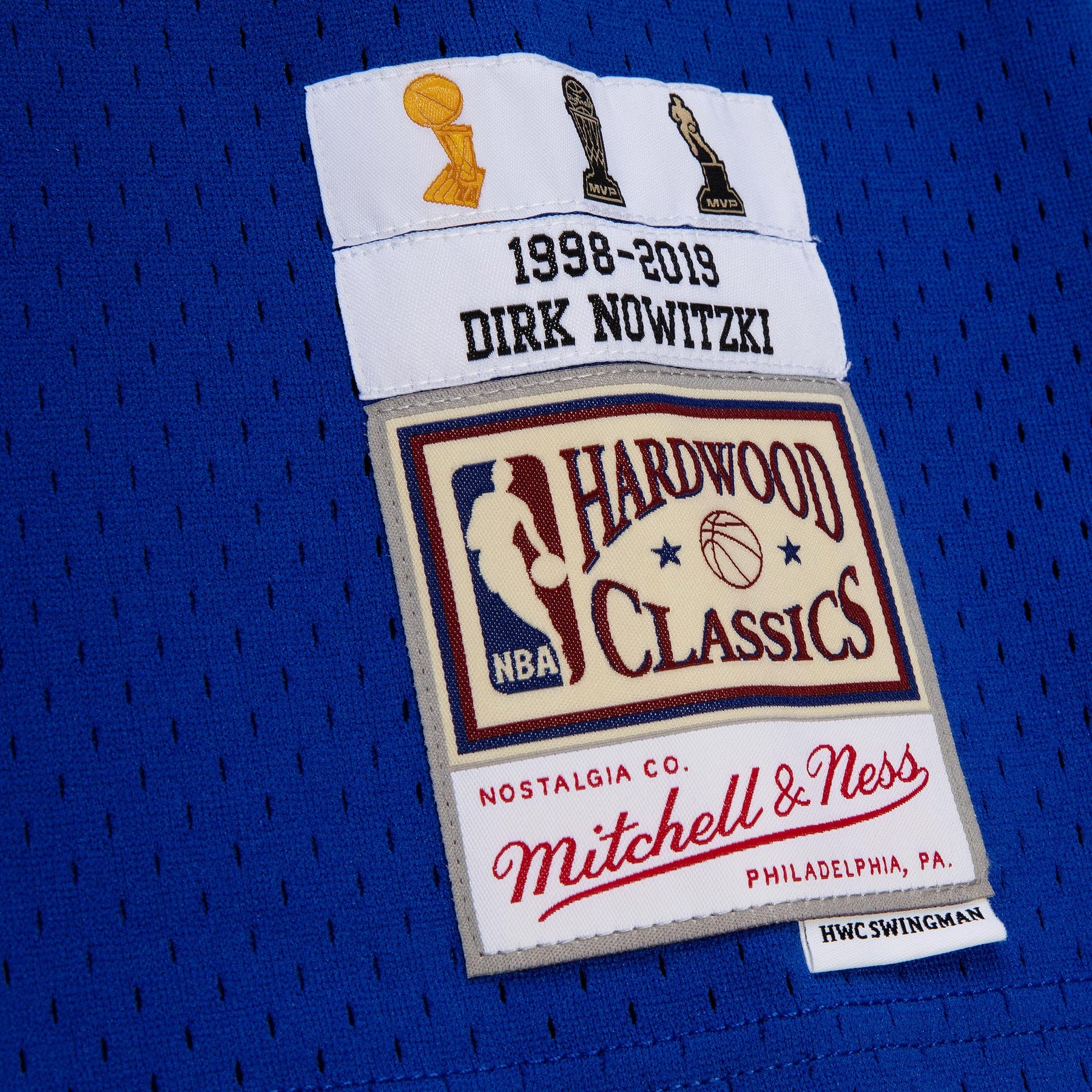 Dallas Mavericks Dirk Nowitzki 1998 Hardwood Classics Road