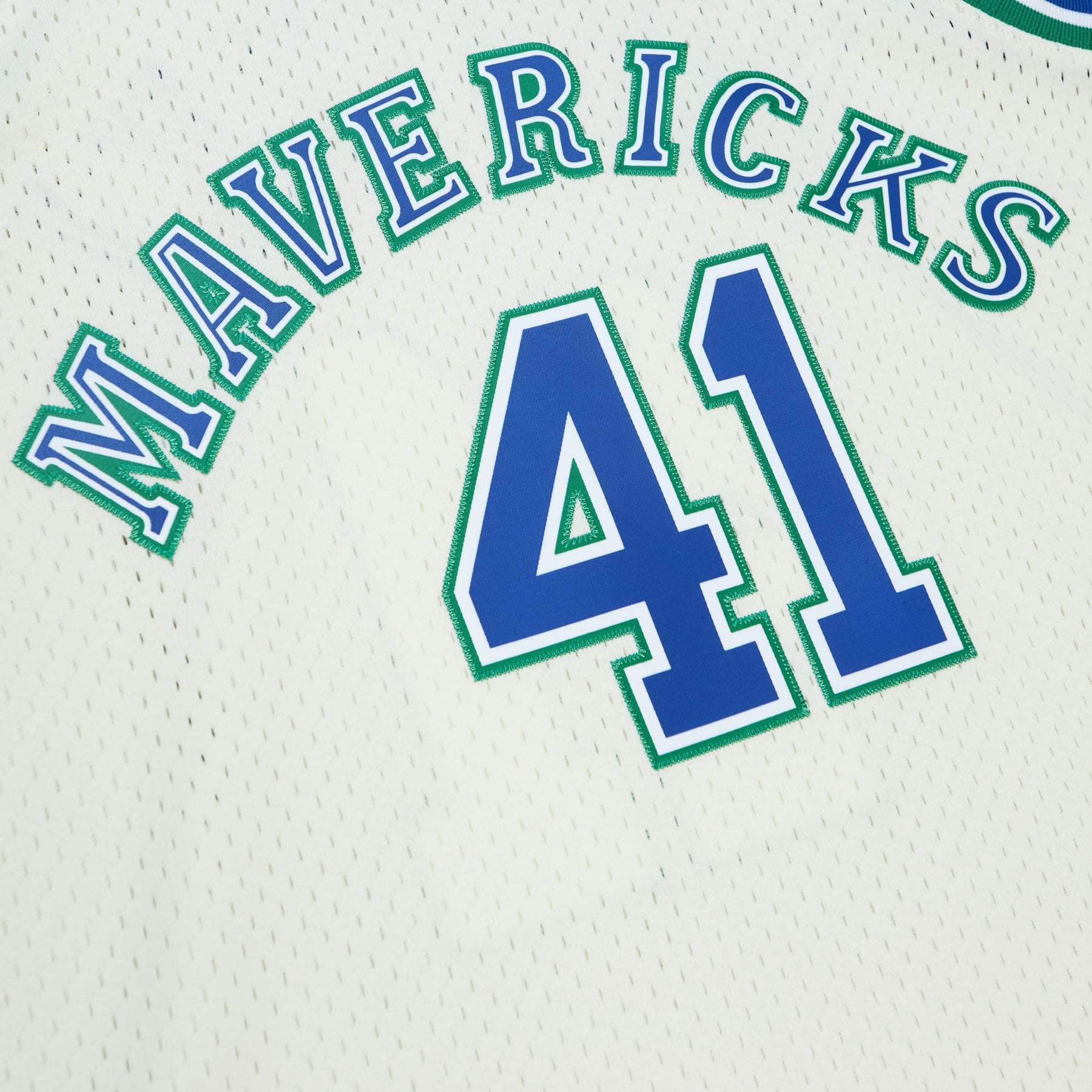 Dirk Nowitzki Dallas Mavericks Mitchell Ness Crowned Signature T