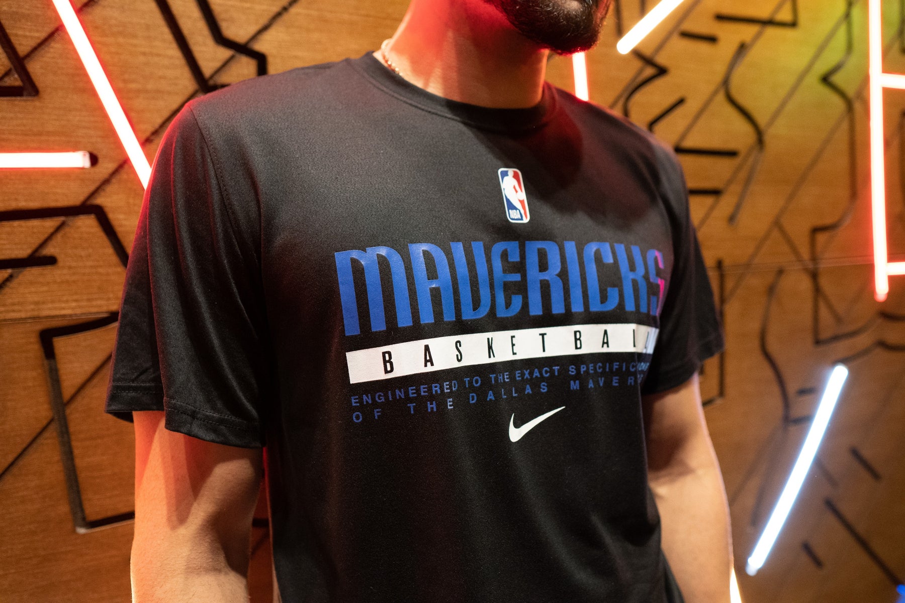 Nike Men's Dallas Mavericks Dri-Fit Practice T-Shirt, Small